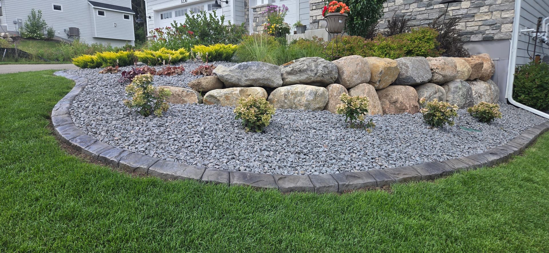 Blog post Custom Concrete Curbing: The Perfect Finishing Touch for Your Landscape image