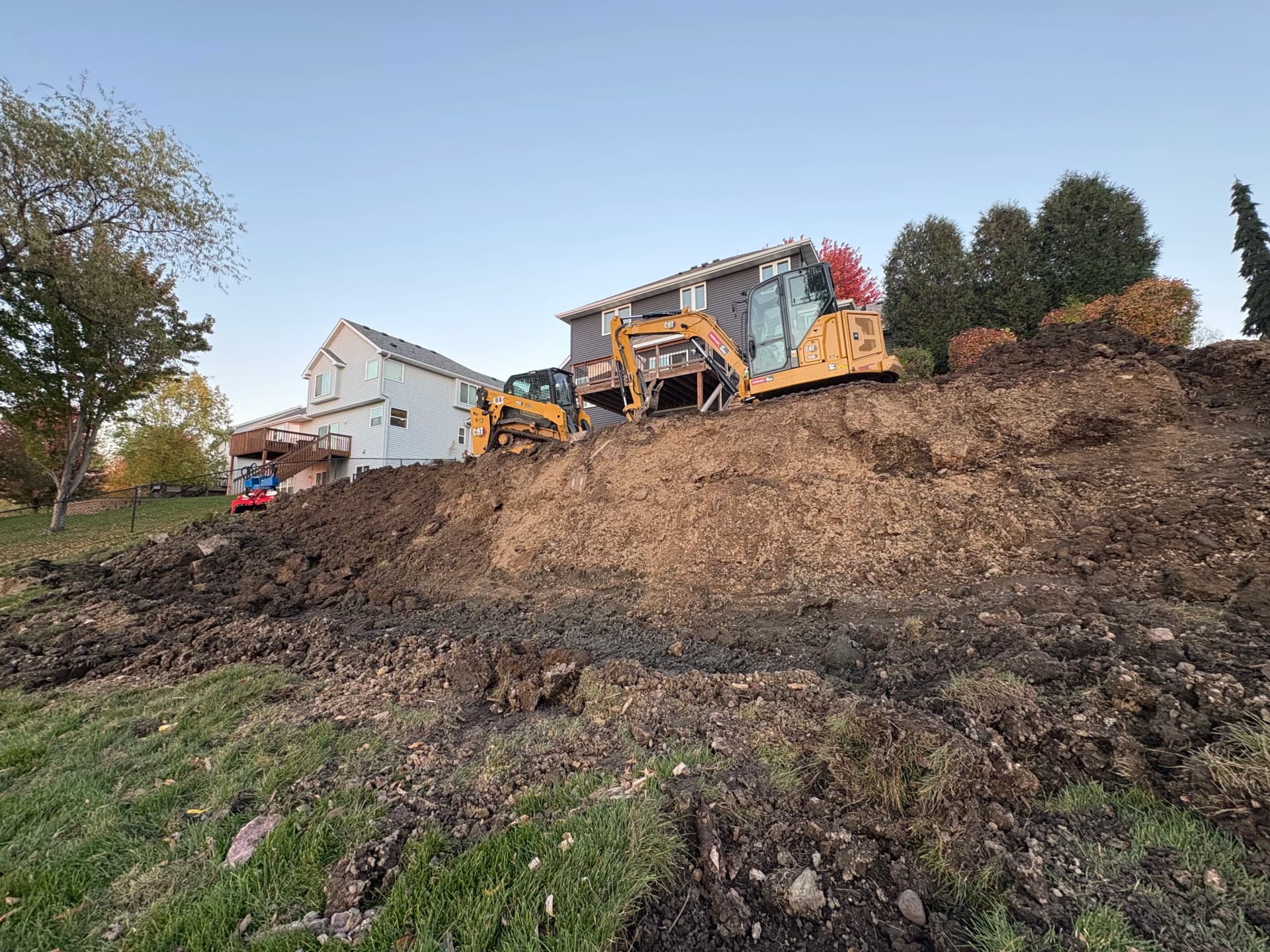 Gallery photos for Boulder Wall Build on a Lakefront Property: Image #1