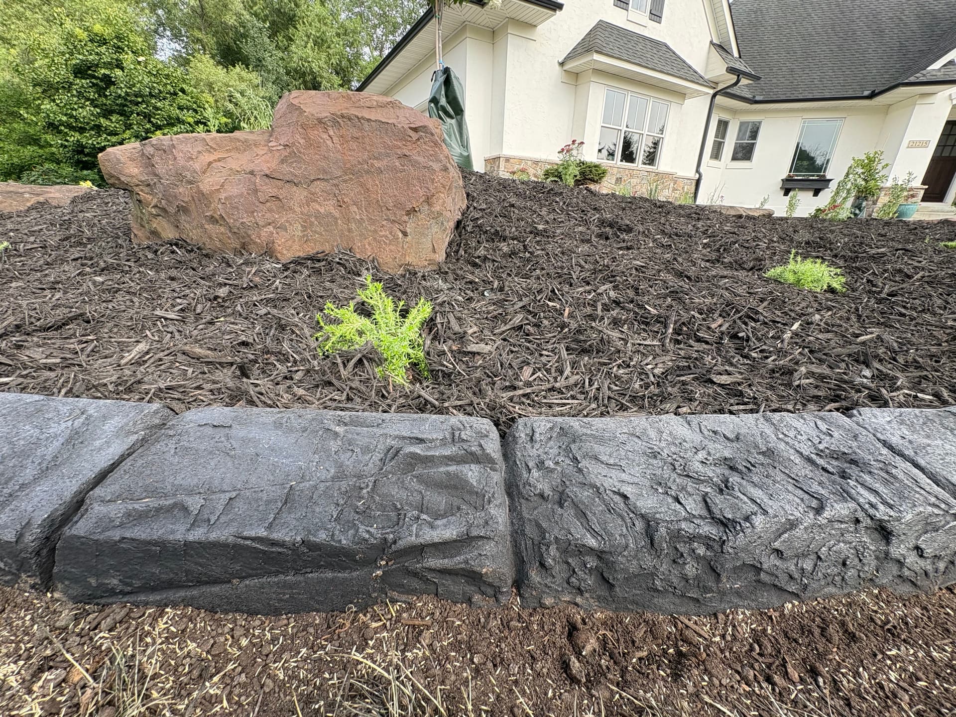 Gallery photos for Custom Curbing and Fresh Mulch Give This Front Yard a Polished Edge: Image #1