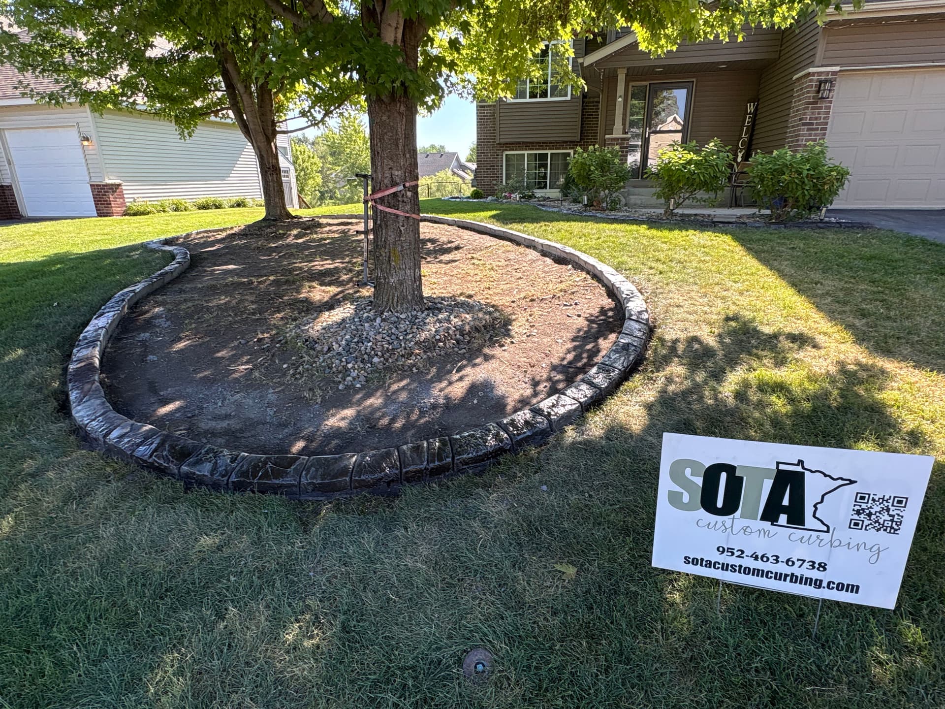 Gallery photos for Concrete Curbing That Keeps Landscape Beds Defined for Good: Image #1